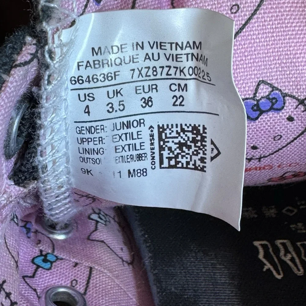 Size 4 - Converse Hello Kitty Chuck Taylor All Star Madison Ox Low Top Junior